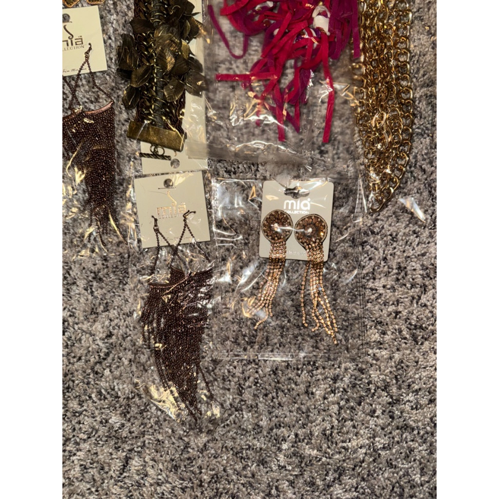 Huge 10 piece bundle of Women's MIA and Carisma Jewelry Gold and Brown​ - Picture 3 of 16